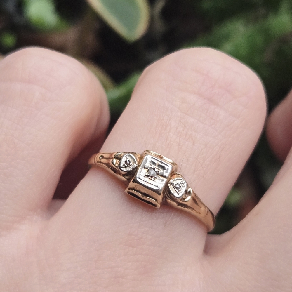 Vintage 10K Art Deco Diamond Engagement Ring, size 6.5 - Picture 10 of 16